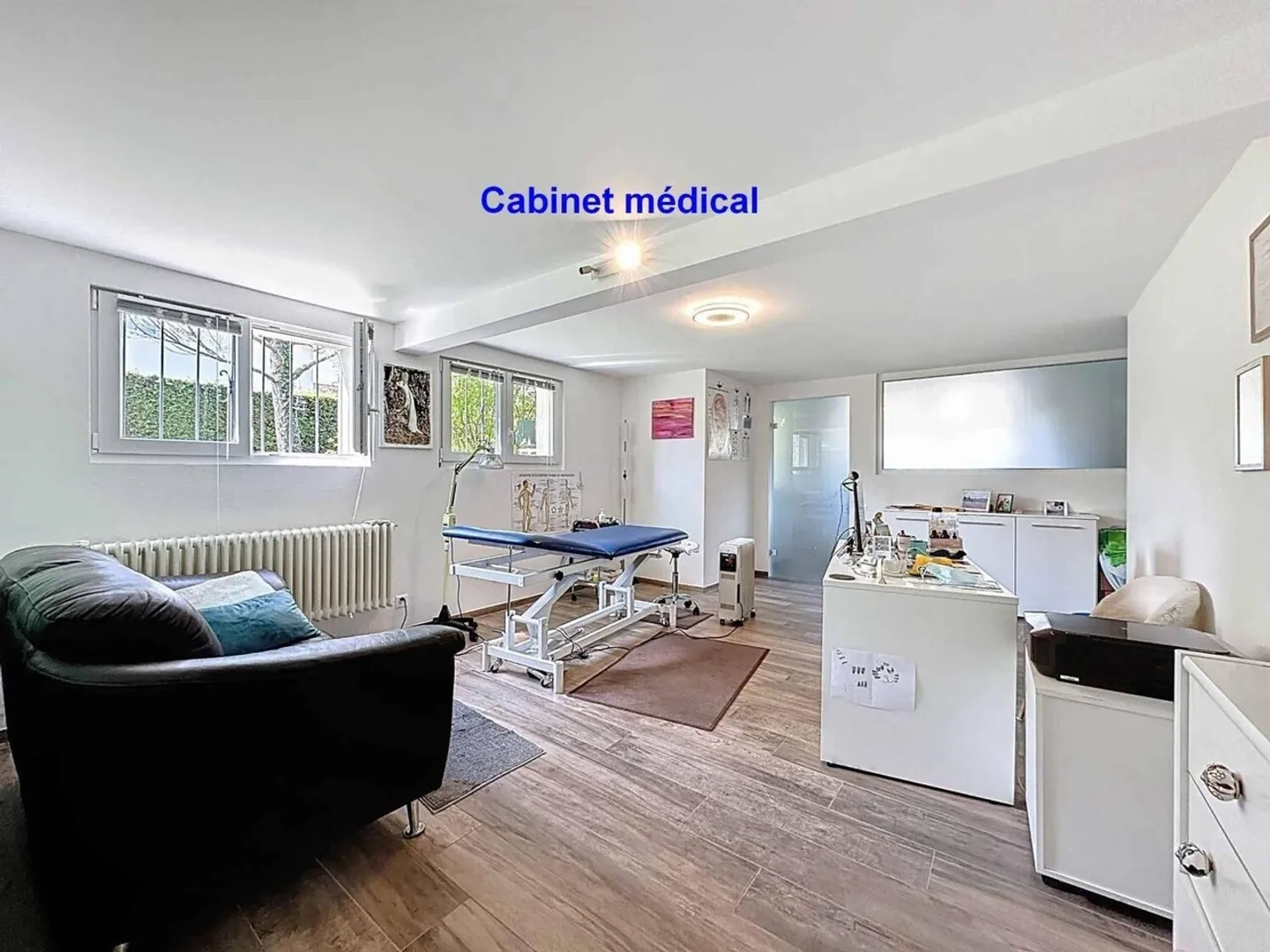 Spazio indipendente per attività di cura o ufficio - Foto 1 di 6