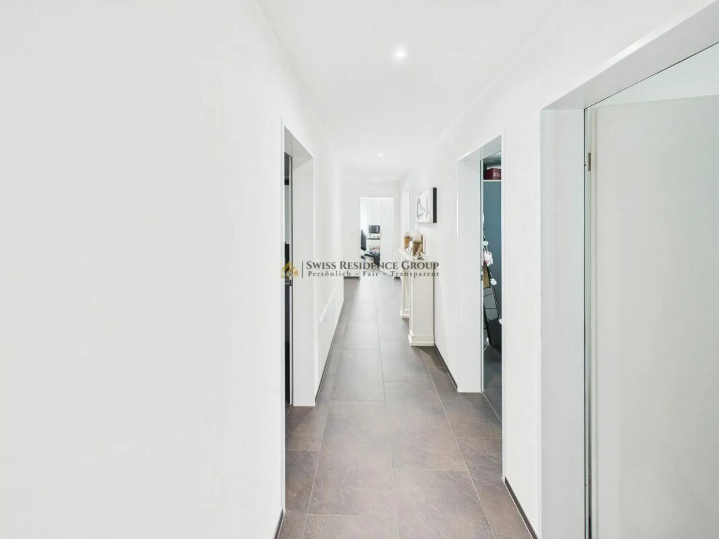 Elegance, comfort and stylish living quality - Photo 4 of 11