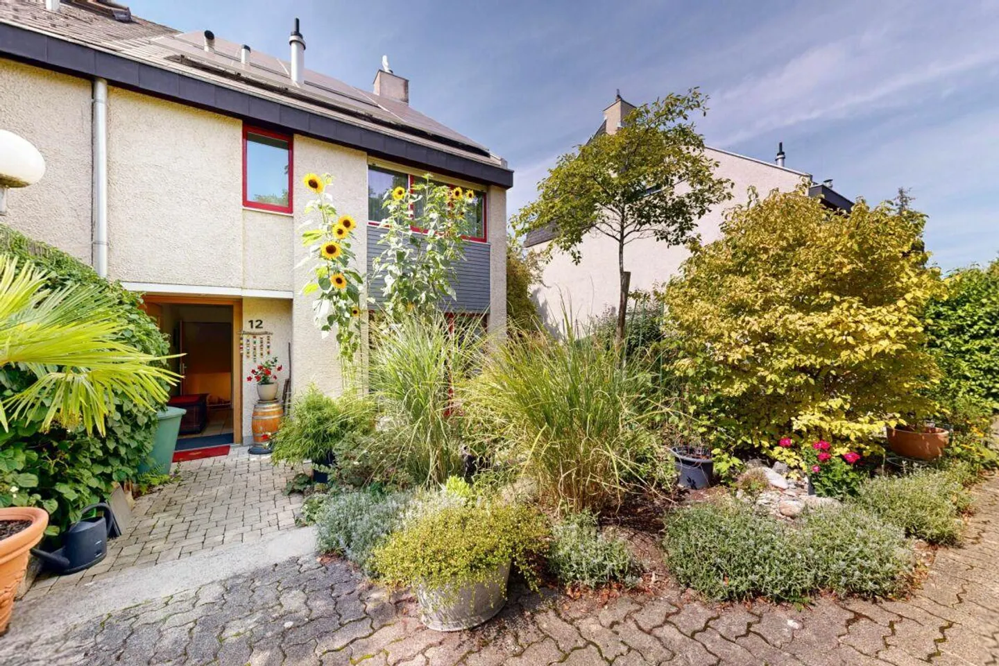 6.5-Zimmer-Eck-Einfamilienhaus mit grosszügigem Garten an familienf... - Foto 2 di 18
