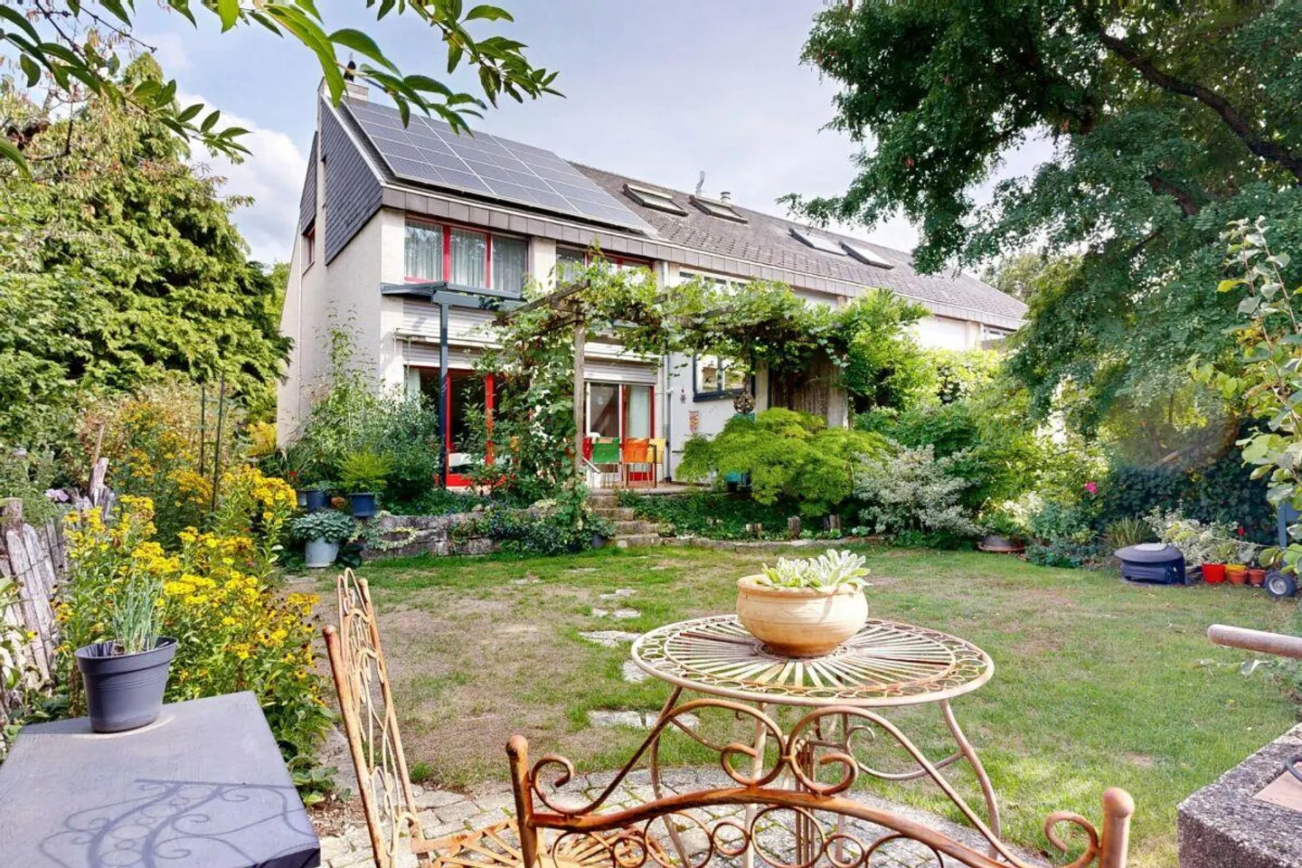 6.5-Zimmer-Eck-Einfamilienhaus mit grosszügigem Garten an familienf... - Foto 8 di 18