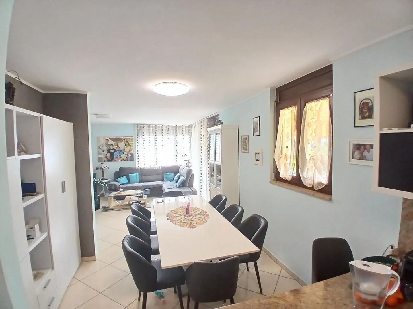 APPARTEMENT SPACIEUX DE 3.5 PIÈCES AVEC SALLE HOBBY ET JARDIN PRIVÉ À CASLANO - Photo 3 sur 10
