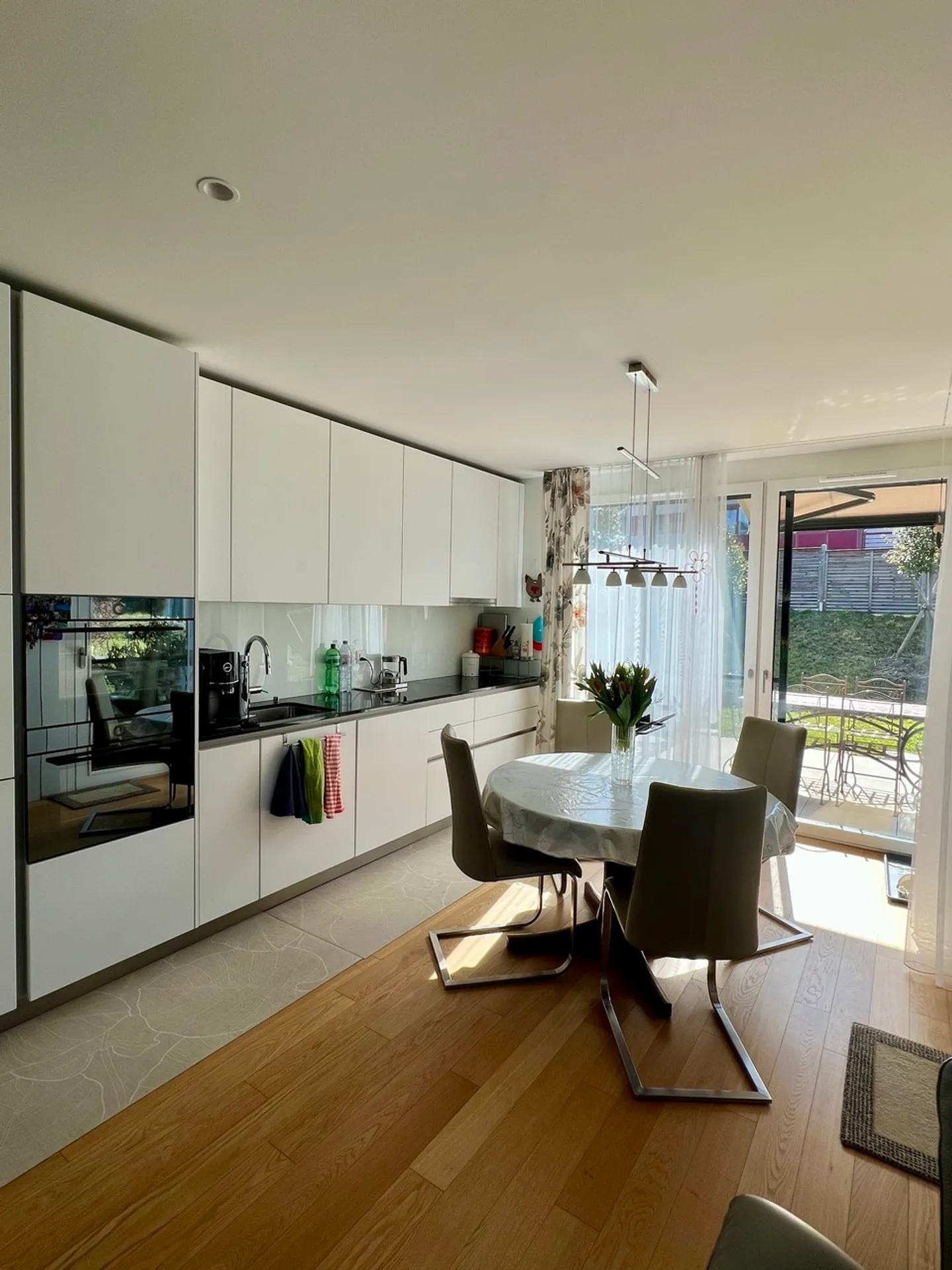 Appartement Moderne avec Jardin - Photo 3 sur 15