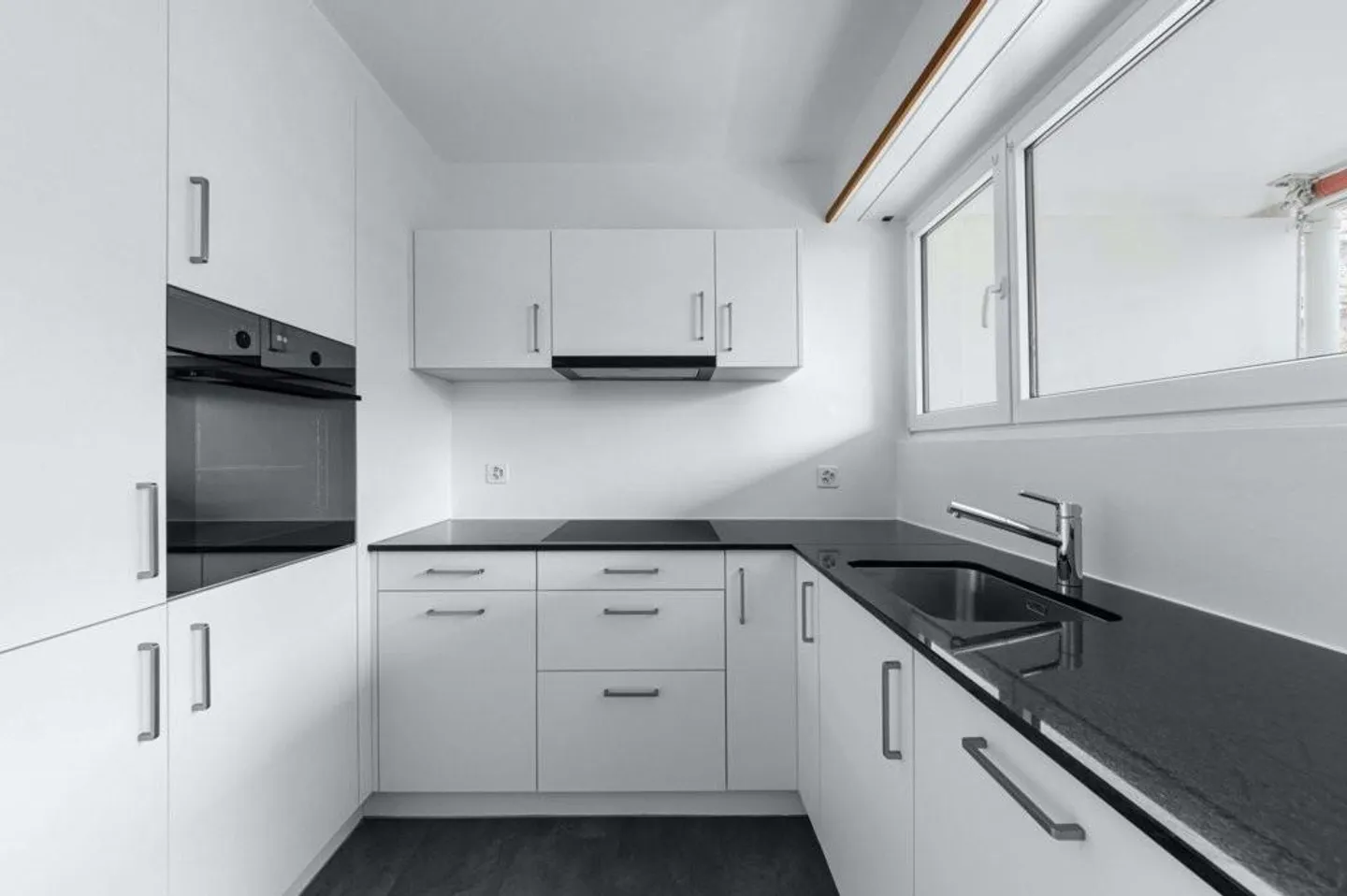 Appartement confortable dans un quartier résidentiel bien entretenu - Photo 2 sur 5