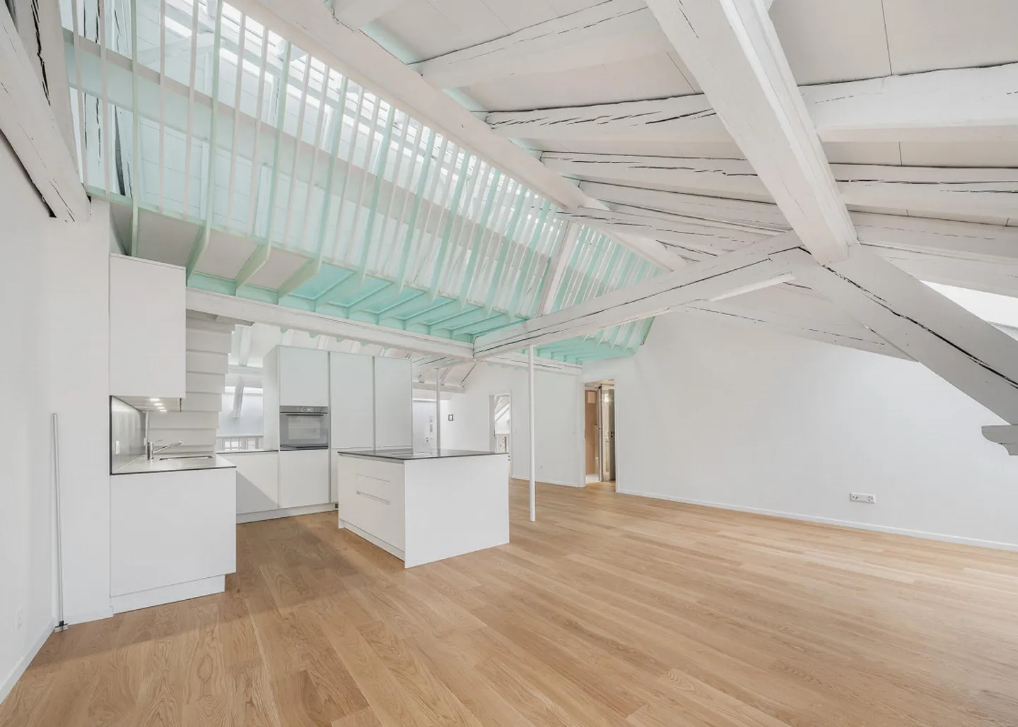 Unique & Listed Penthouse Apartment - Photo 3 of 9