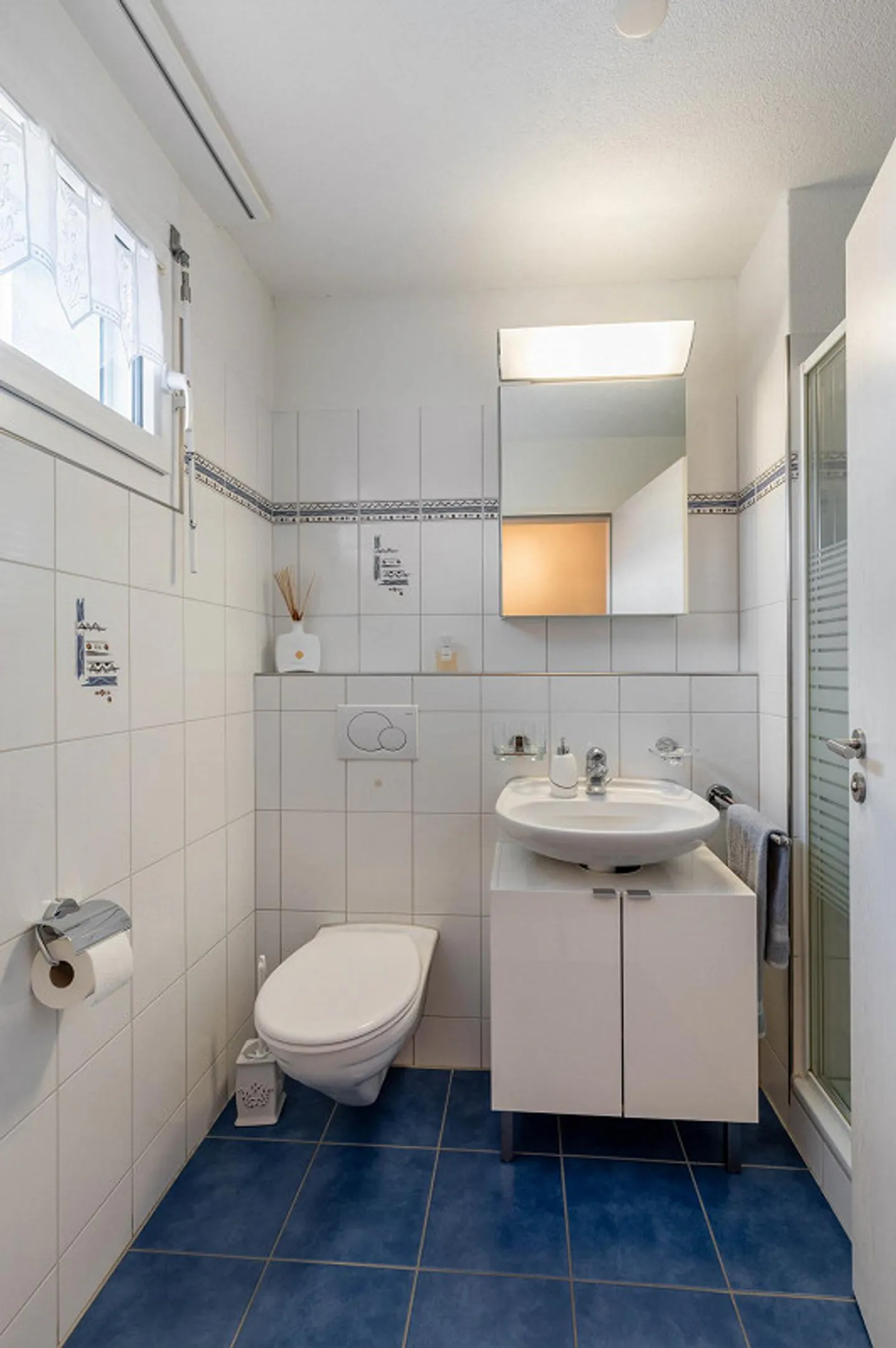 Charmantes Doppeleinfamilienhaus in zentraler Lage - Foto 7 von 13