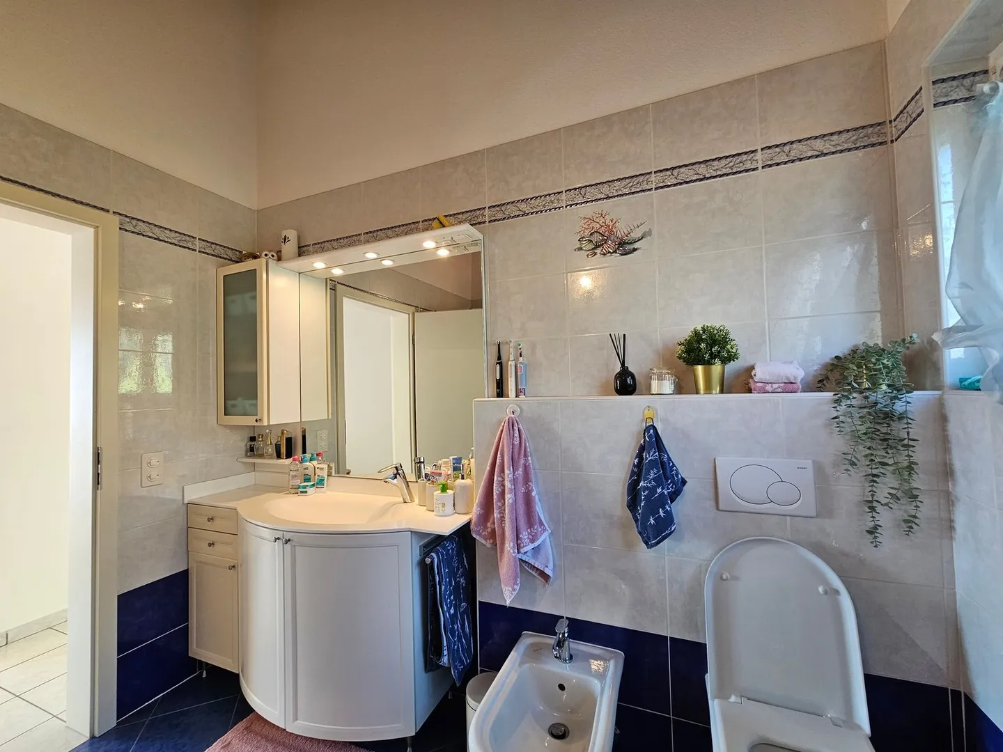 Vernate: Faszinierendes Doppelhaus mit bezauberndem Seeblick - Foto 14 von 21