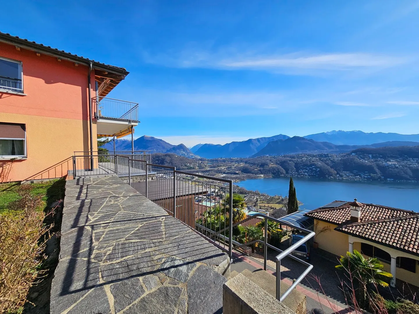 Vernate: Faszinierendes Doppelhaus mit bezauberndem Seeblick - Foto 19 von 21