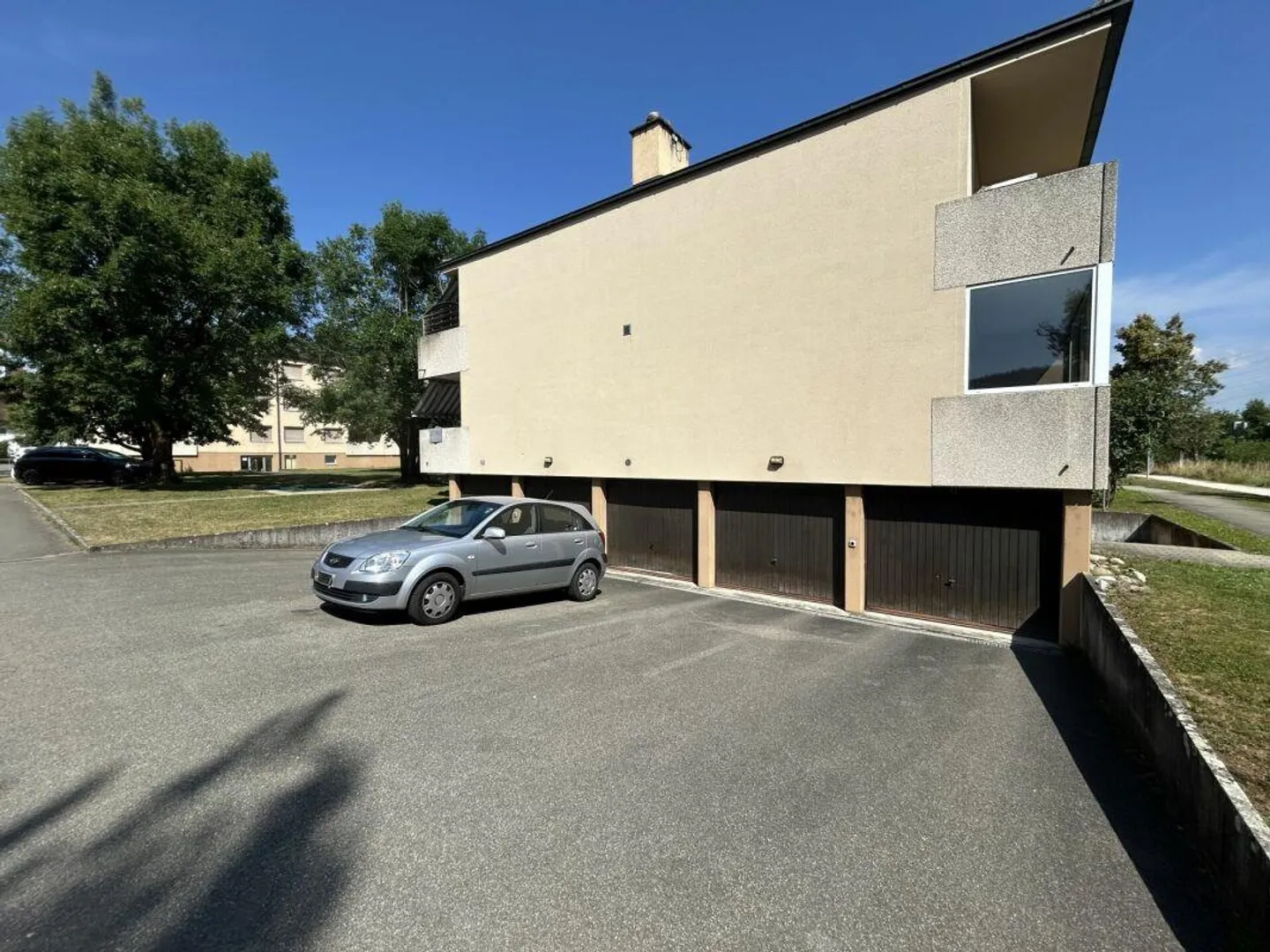 Frick / Box de garage avec avant-cour - Photo 1 sur 4