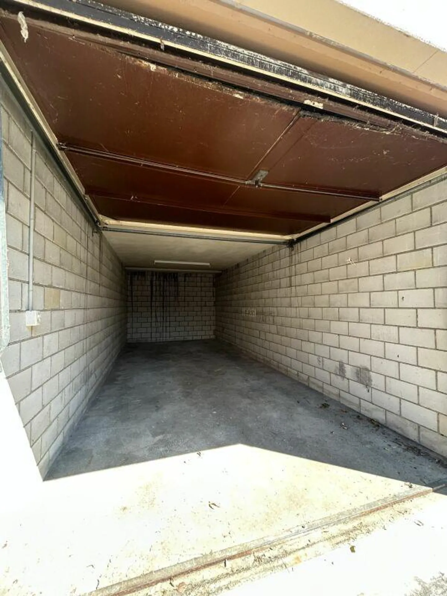 Frick / Box de garage avec avant-cour - Photo 2 sur 4