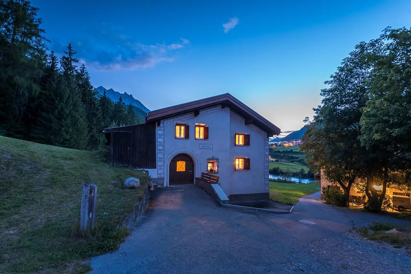 Well-kept Engadine house with hay barn in Scuol - Photo 1 of 7