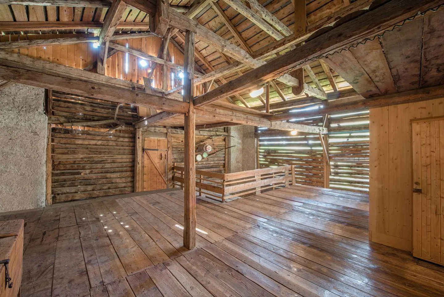 Well-kept Engadine house with hay barn in Scuol - Photo 4 of 7