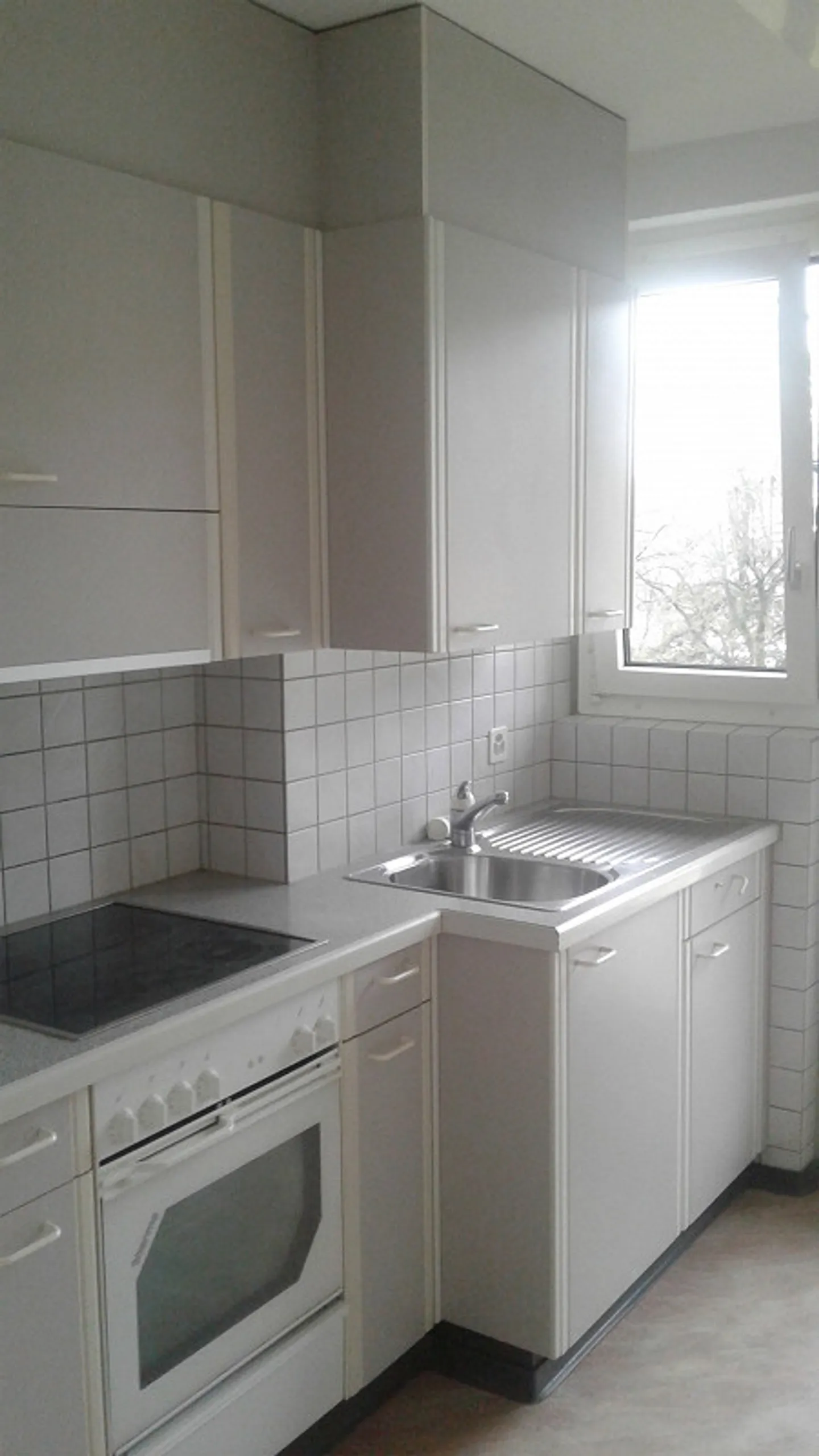 Super renovated 2.5 room apartment in a quiet location - Photo 6 of 20
