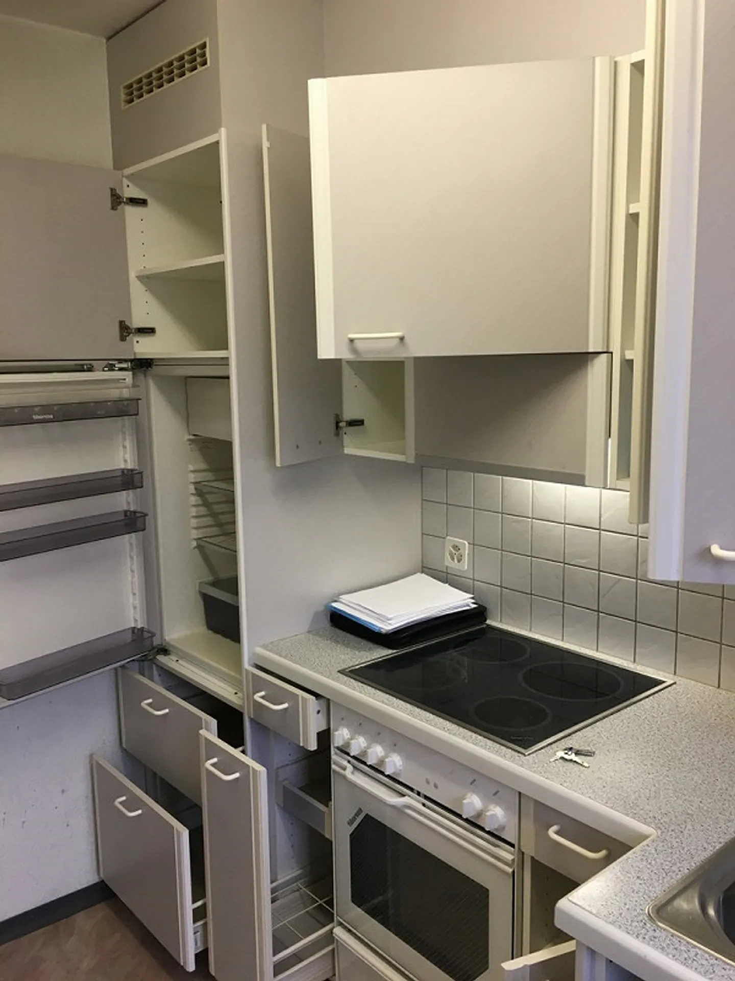 Super renovated 2.5 room apartment in a quiet location - Photo 8 of 20