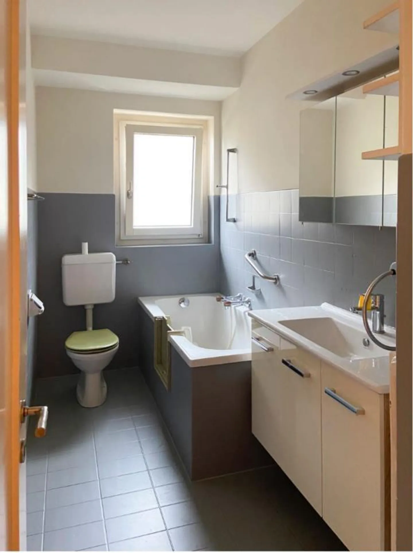 Nel quartiere Loreto, vicino al centro - Foto 7 di 12