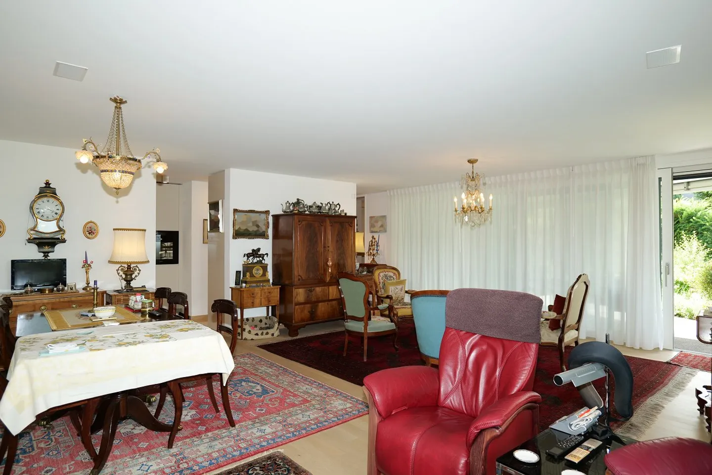 Vivere spazioso in una bella posizione a Binningen - Foto 5 di 14