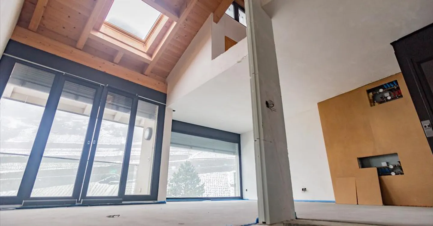Triplex with private elevator in a beautiful environment. Finishes at the buyer's discretion - Photo 4 of 18