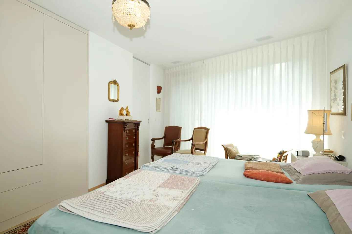 Vivere spazioso in una bella posizione a Binningen - Foto 9 di 14