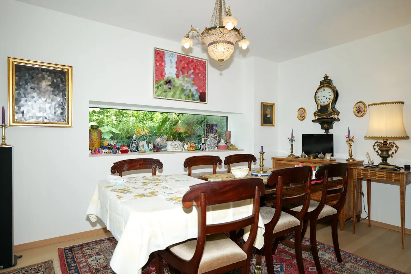 Vivere spazioso in una bella posizione a Binningen - Foto 4 di 14