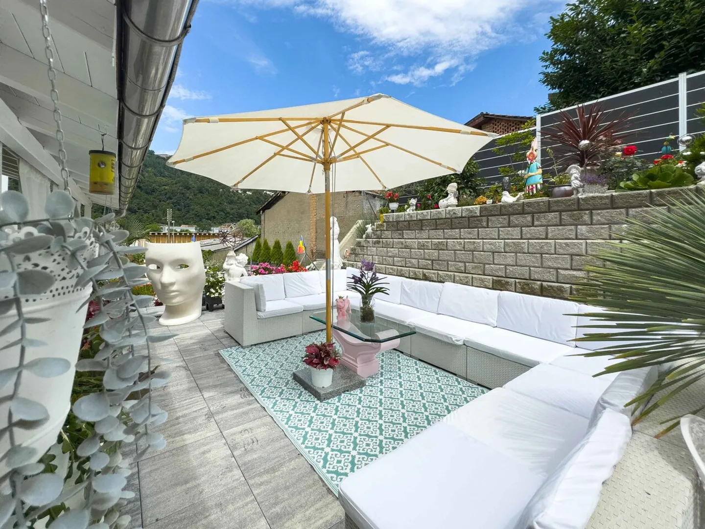 House with large garden in Figino, a short distance from the lake - Photo 1 of 14