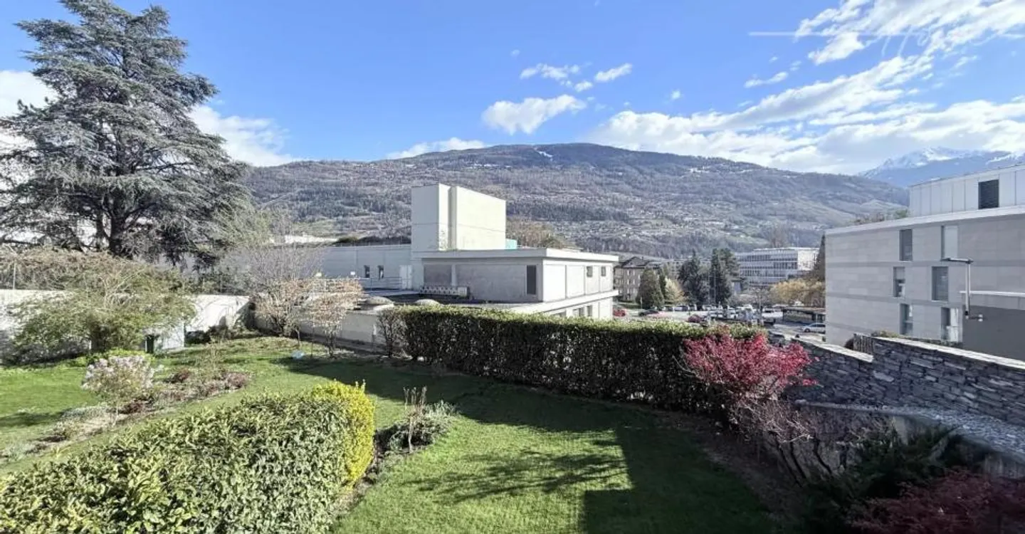 Stunning 3½ room apartment for sale in Sion - Photo 3 of 7