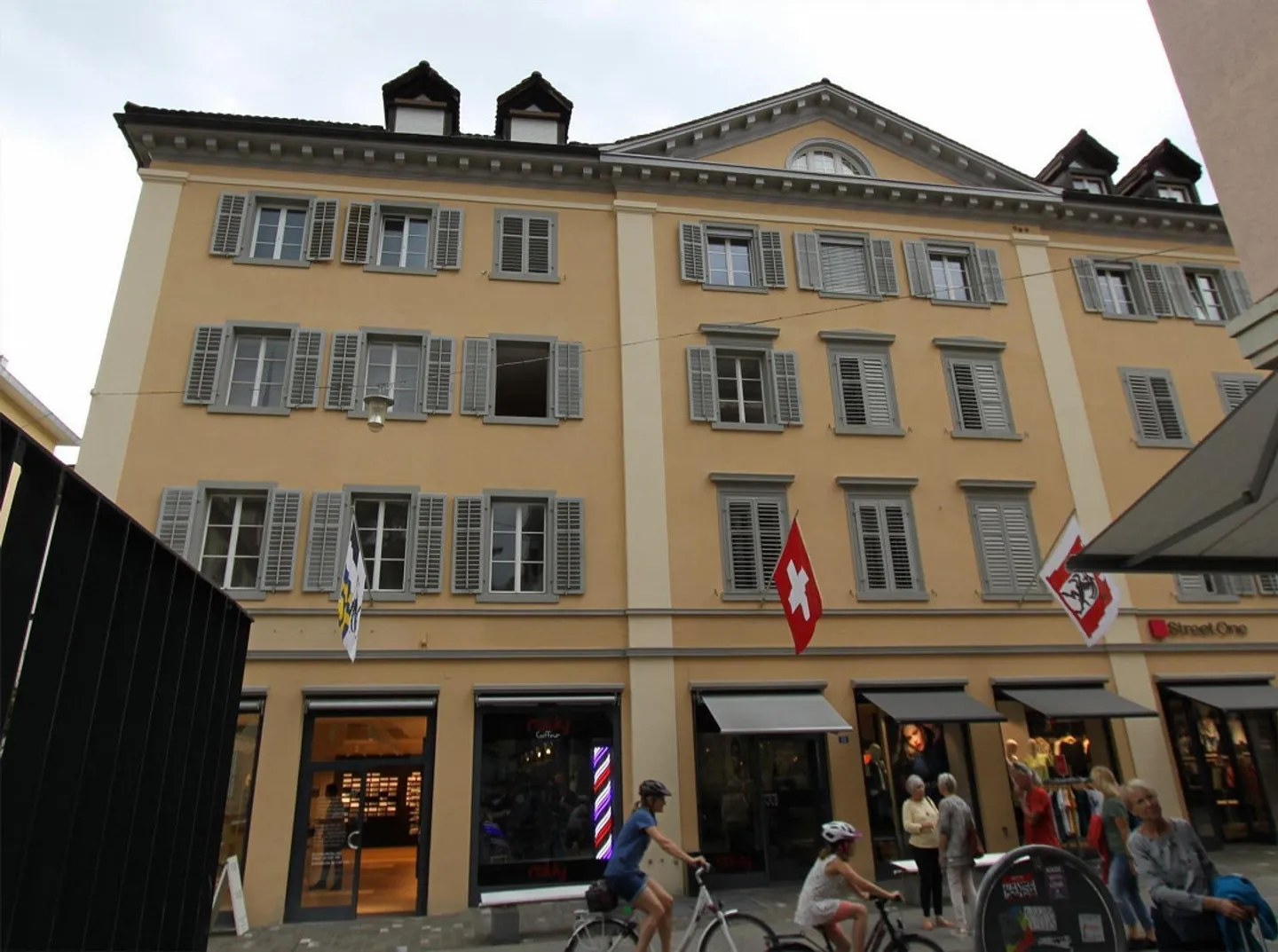 grande e luminosa appartamento di 1 1/2 stanze nel centro storico - Foto 1 di 10