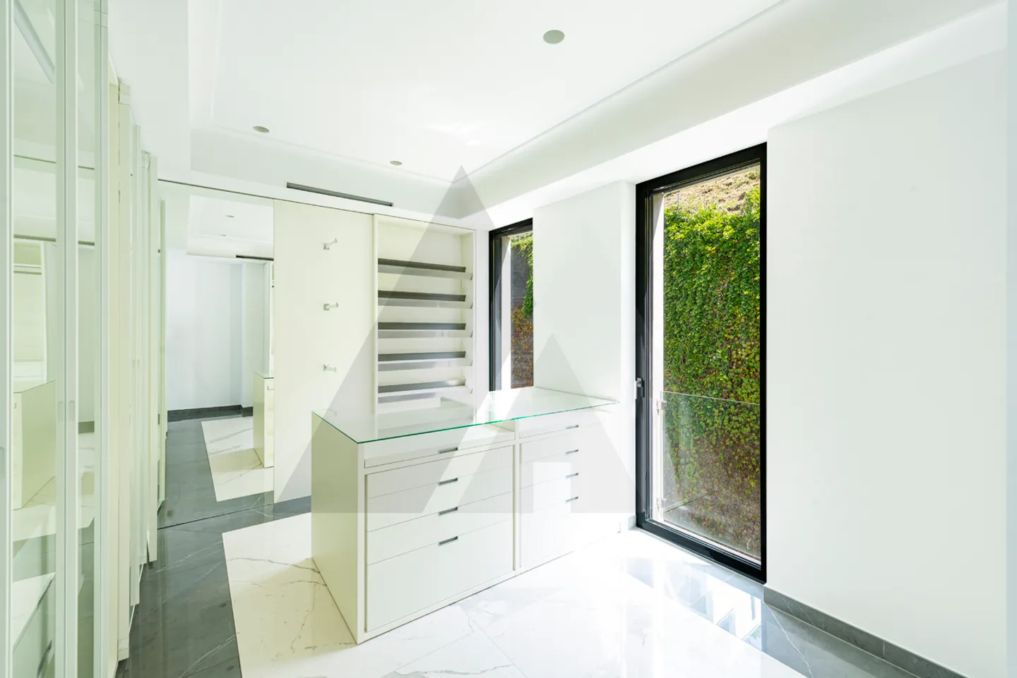 ATTICO CON TERRAZZA VISTA LAGO IN CONTESTO MODERNO - Foto 11 di 12