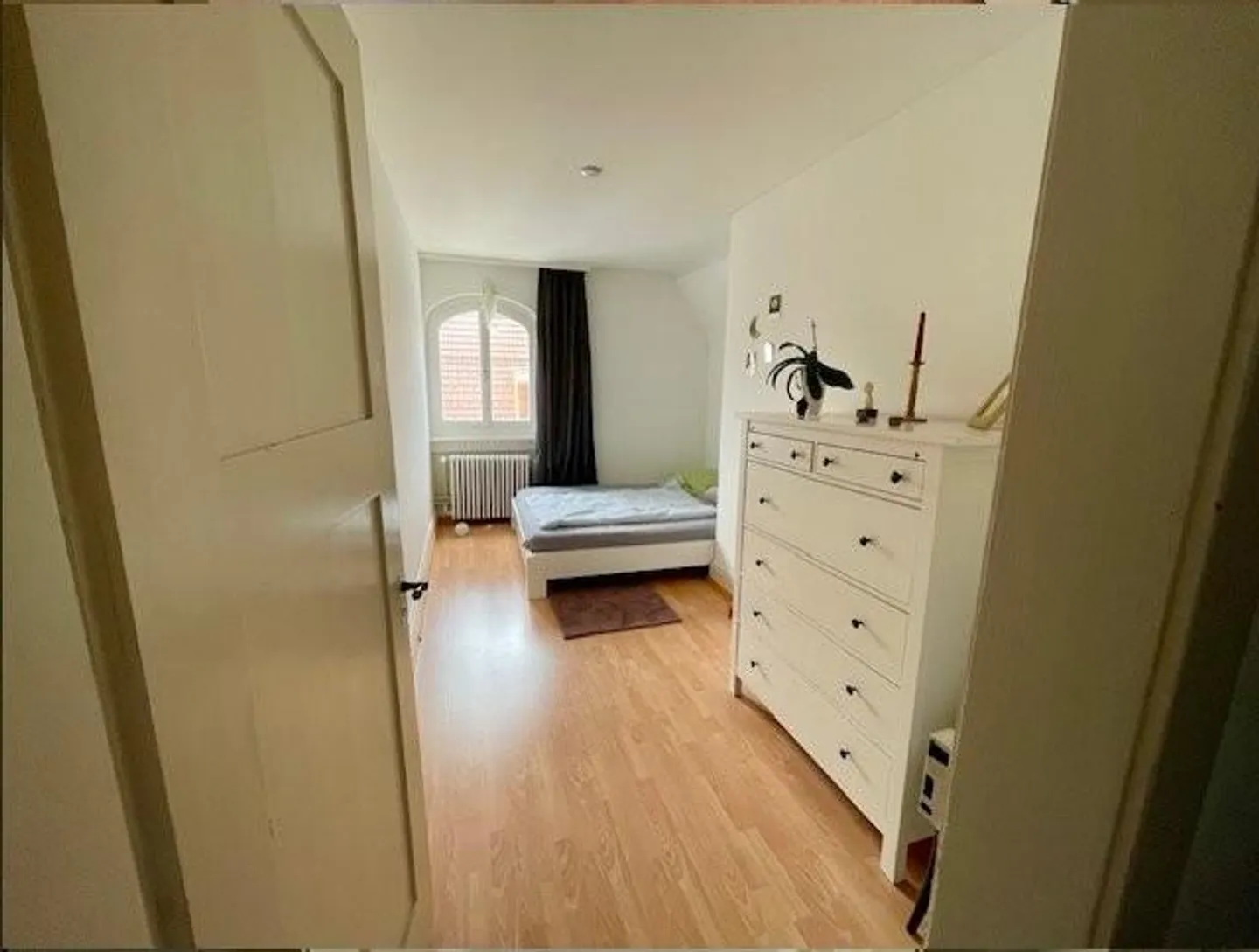 Appartement sous les combles 2.0 chambres élégant pour se sentir bien - Photo 7 sur 9