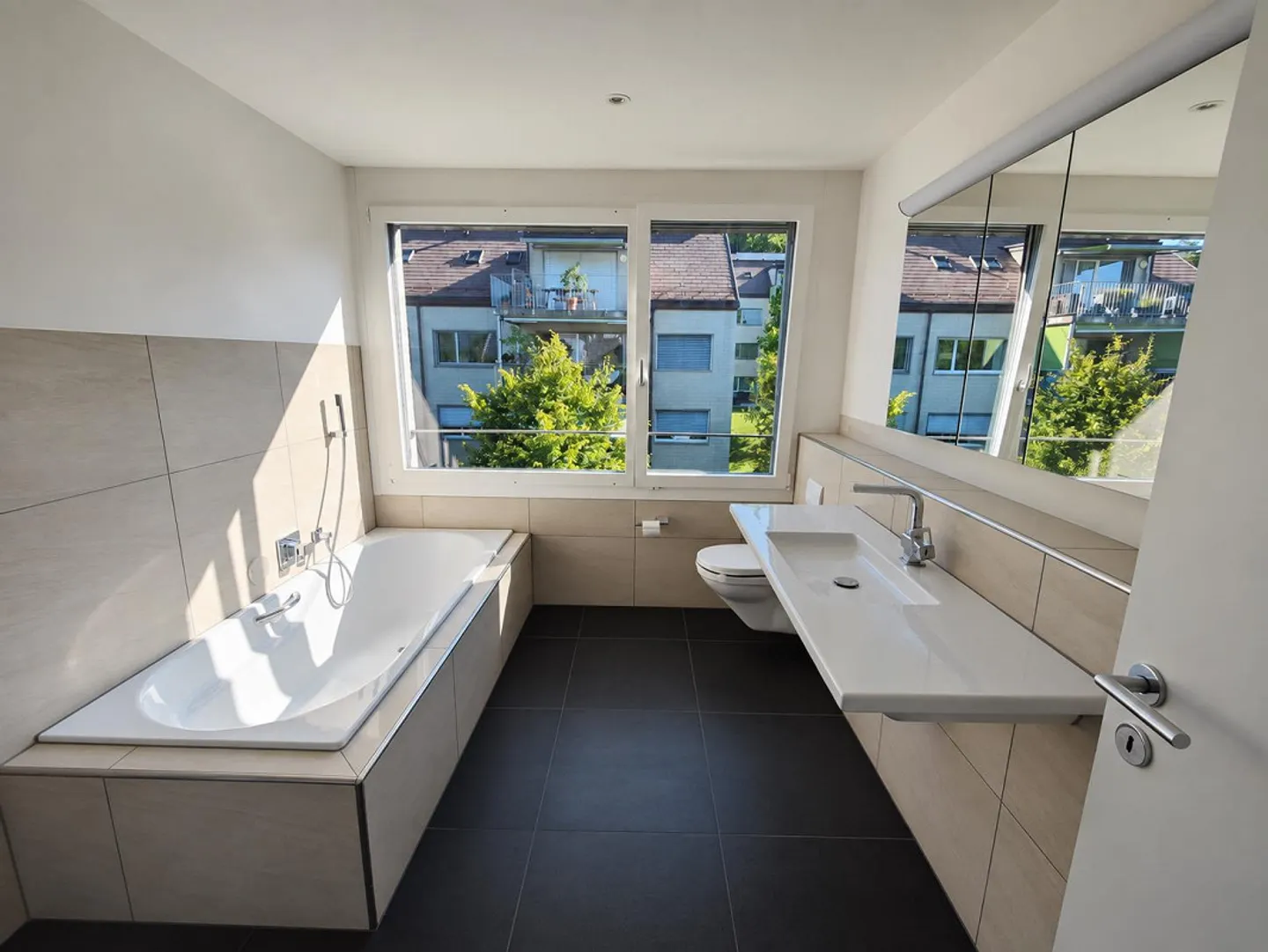 Dreamlike Maisonette Penthouse with a View! - Photo 9 of 14