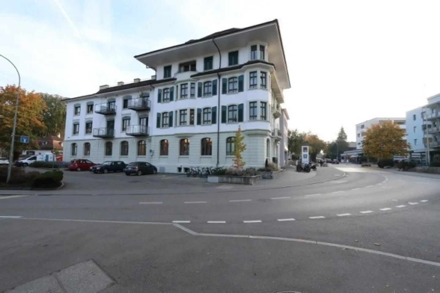 Votre moto garée en toute sécurité - Photo 1 sur 2