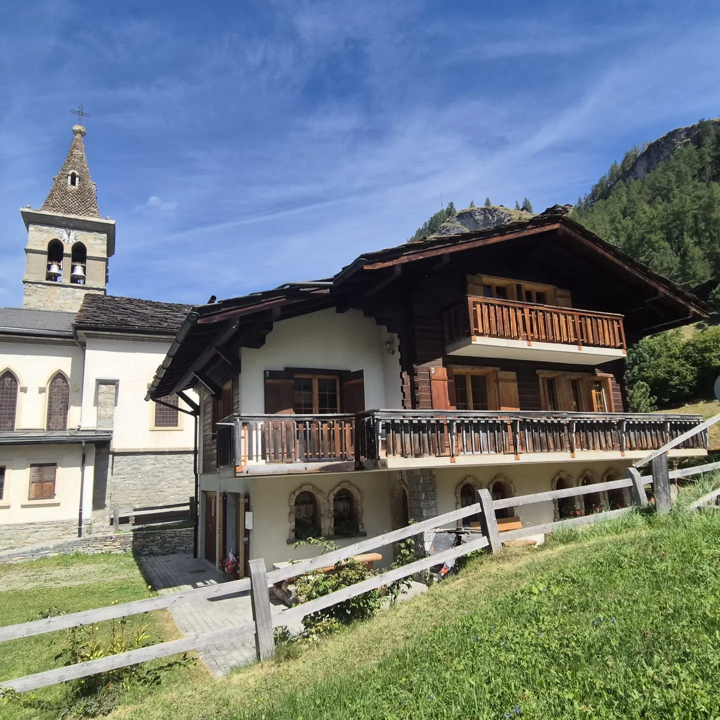 Chalet consisting of two apartments - 160 m2 - Les Haudères - Photo 2 of 15