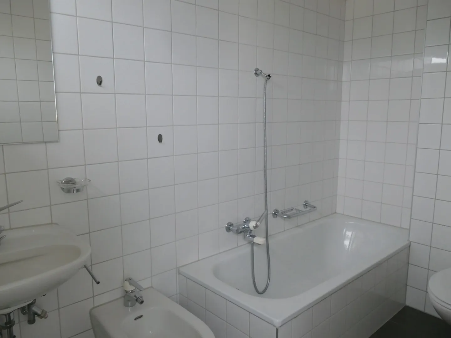 À louer appartement de 2,5 pièces avec vue sur le lac - Photo 4 sur 8