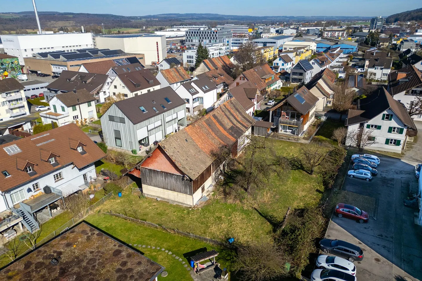 Grande terreno in una posizione centrale - Foto 4 di 14