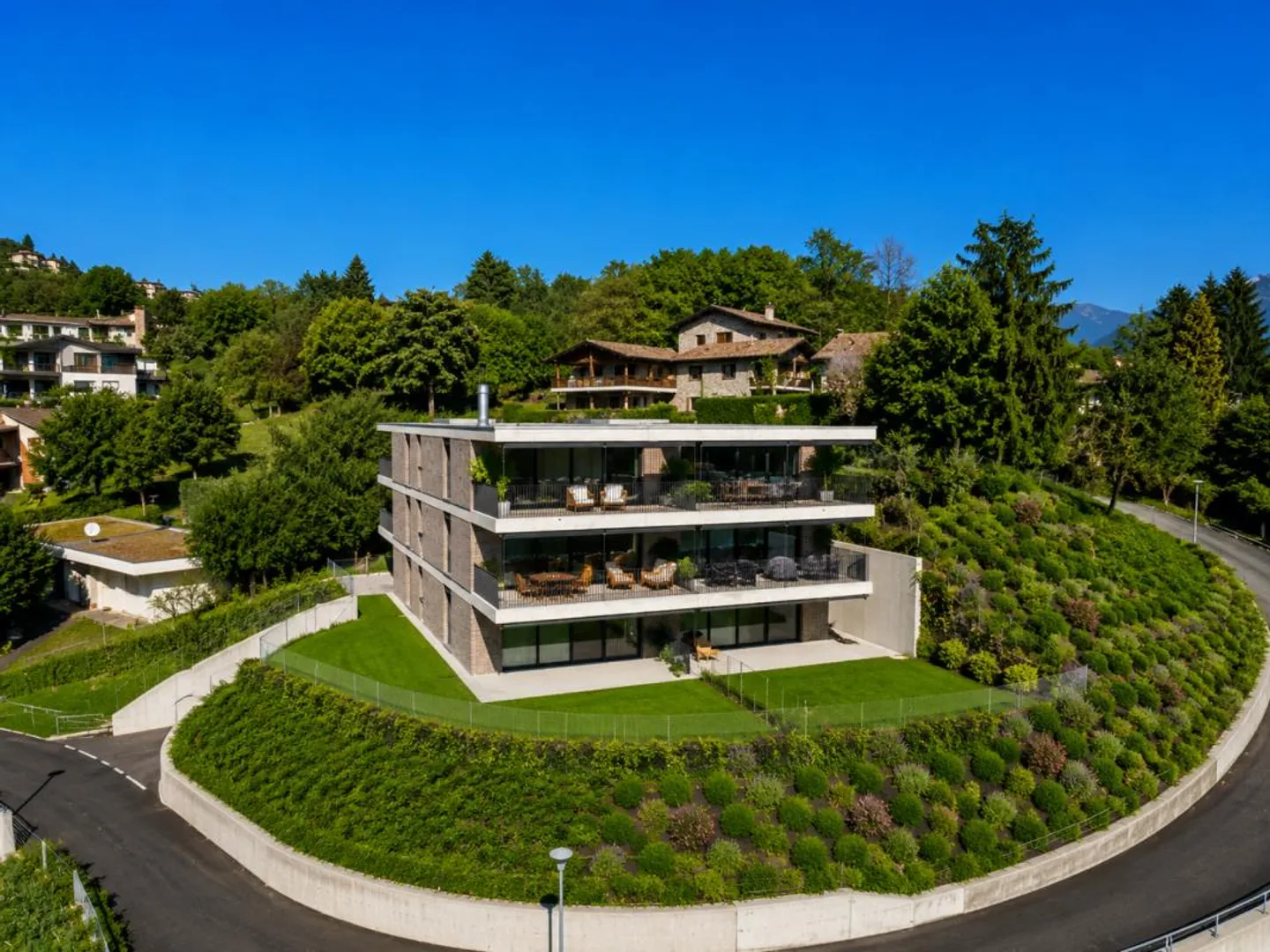 Appartamento di Lusso con Vista Lago - Foto 1 di 10