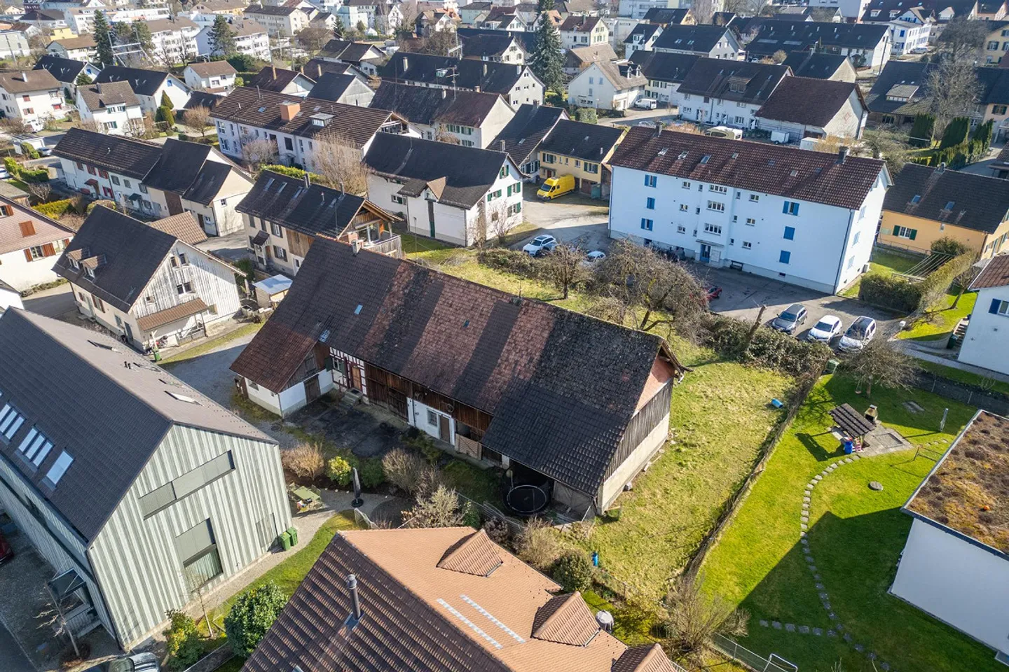 Grande terreno in una posizione centrale - Foto 5 di 14