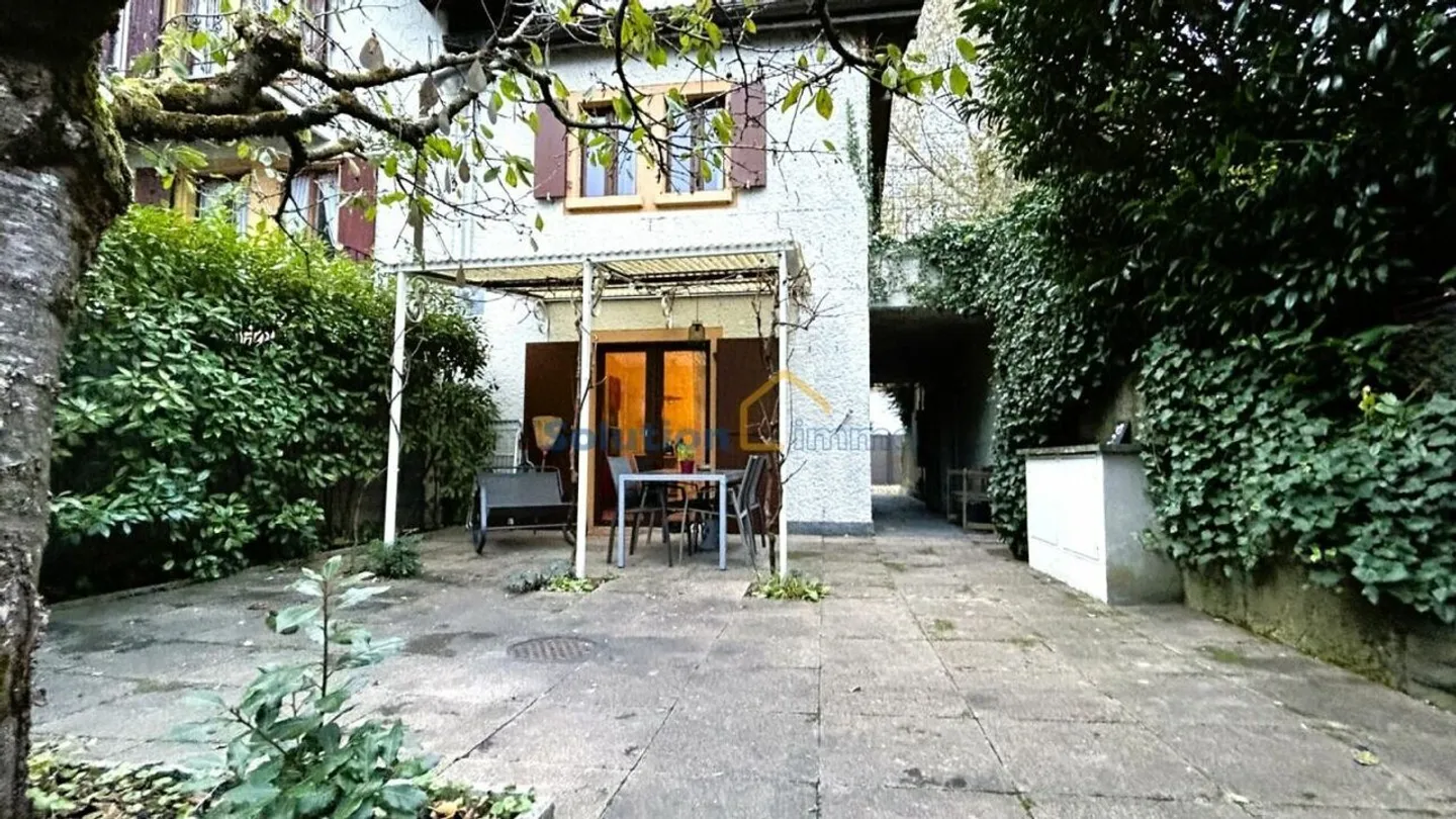 Superb 2.5 rooms with large terrace, just steps from the lake - Photo 1 of 13