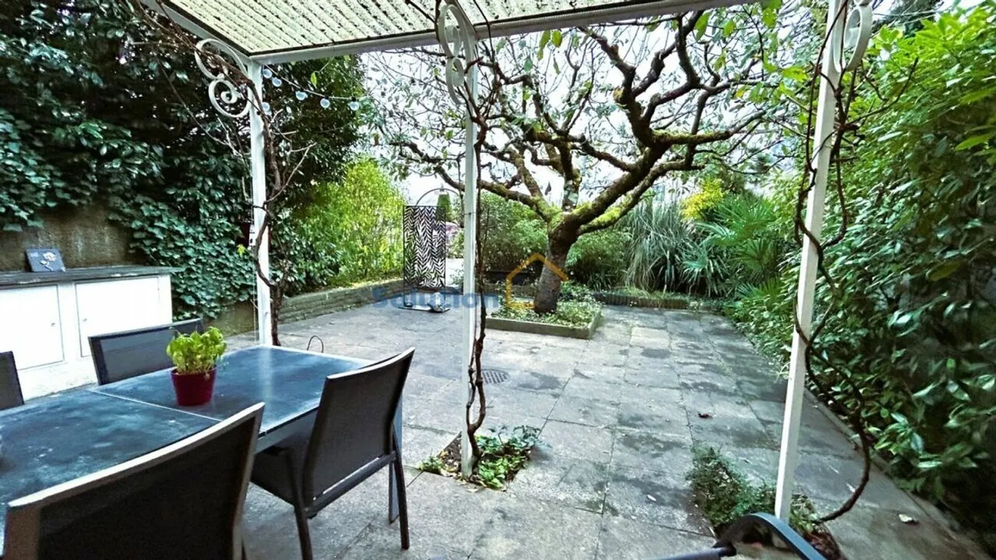 Superb 2.5 rooms with large terrace, just steps from the lake - Photo 2 of 13