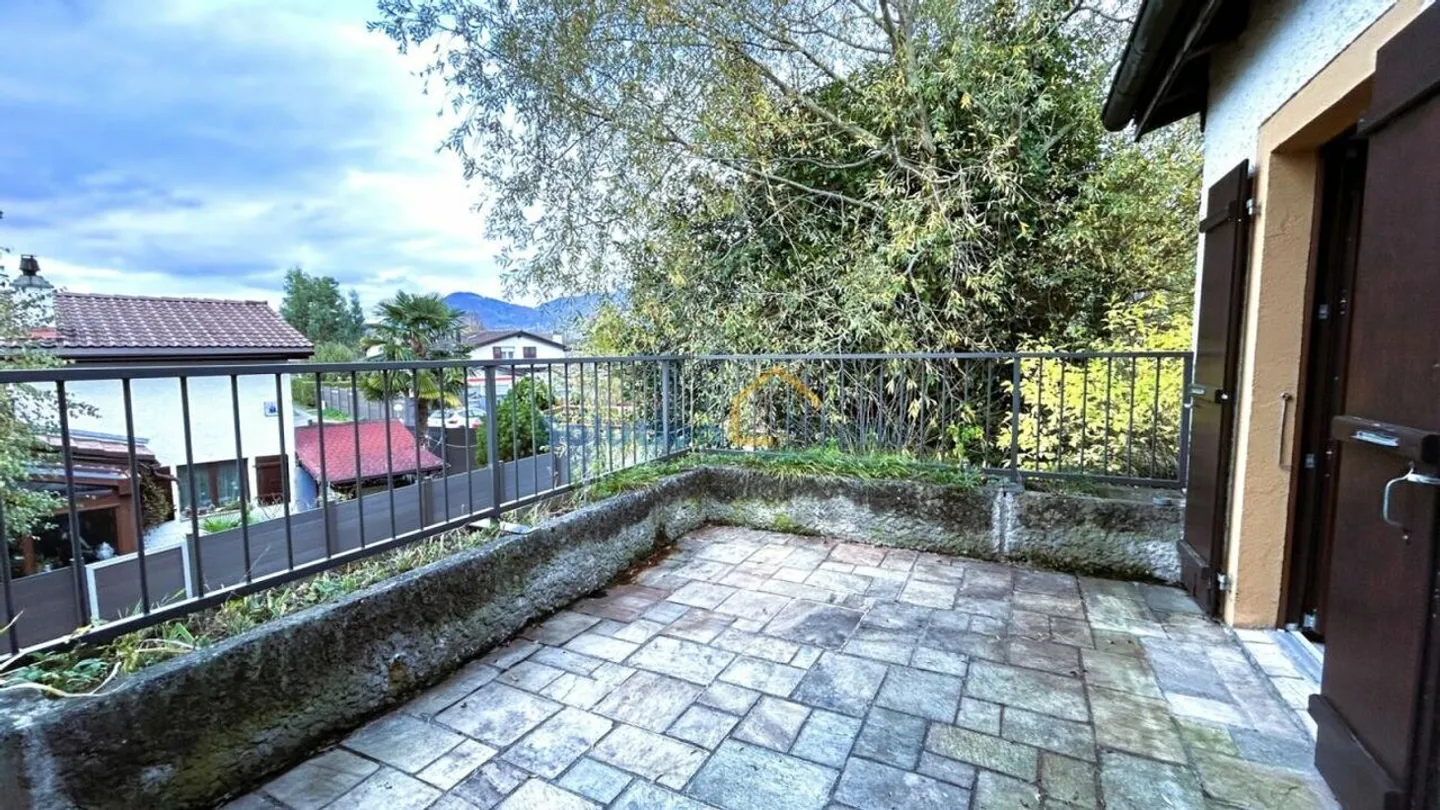 Superb 2.5 rooms with large terrace, just steps from the lake - Photo 3 of 13