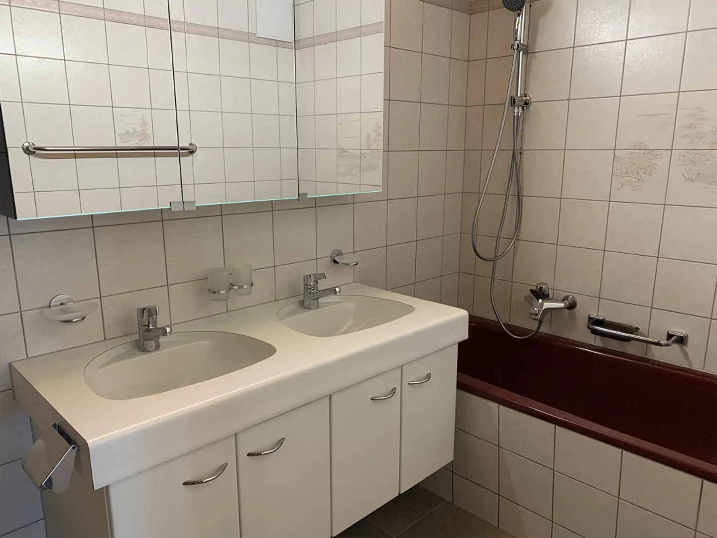 Geräumige Wohnung mit neuer Küche - Foto 5 von 8