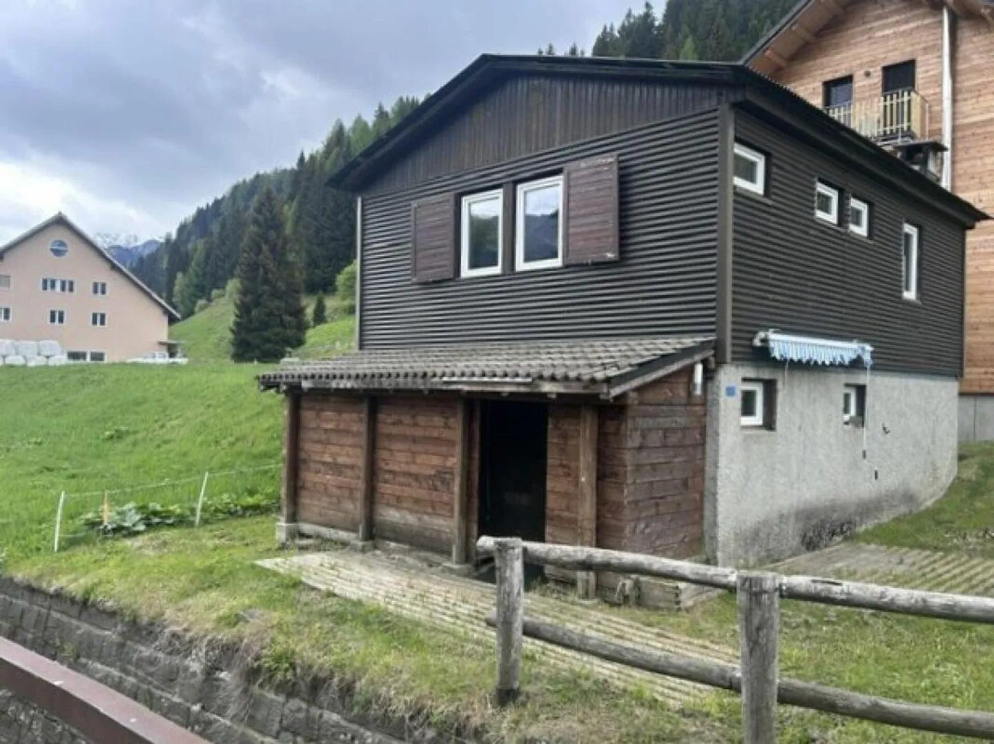 ZU VERMIETEN CHARAKTERISTISCHES RUSTIKAL / CHALET IN NANTE - ALTA LEVENTINA - Foto 1 von 13