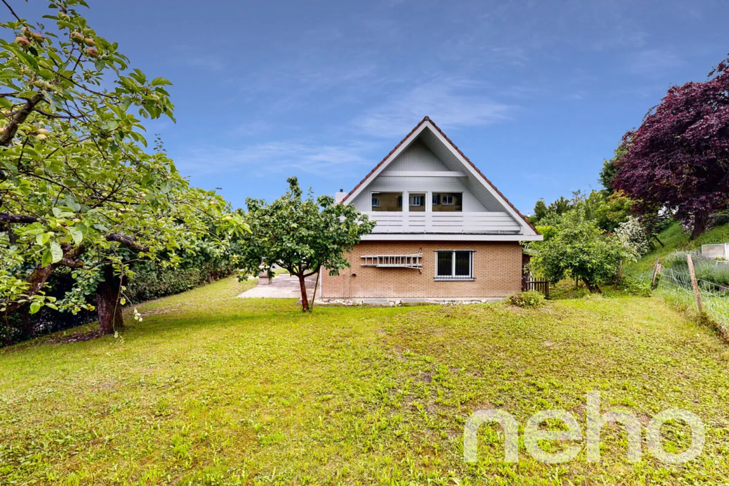 Charming house with large plot and great potential - Photo 2 of 13