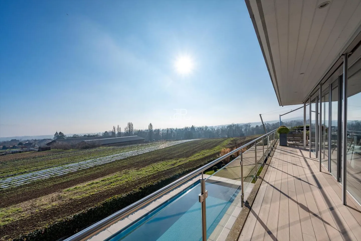 Maison moderne avec vue imprenable - Photo 2 sur 2