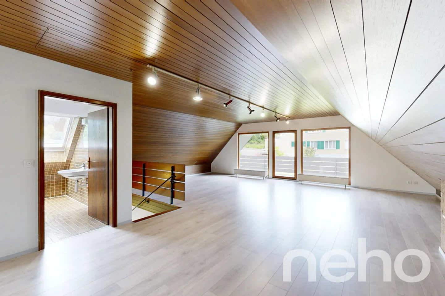 Charming house with large plot and great potential - Photo 9 of 13