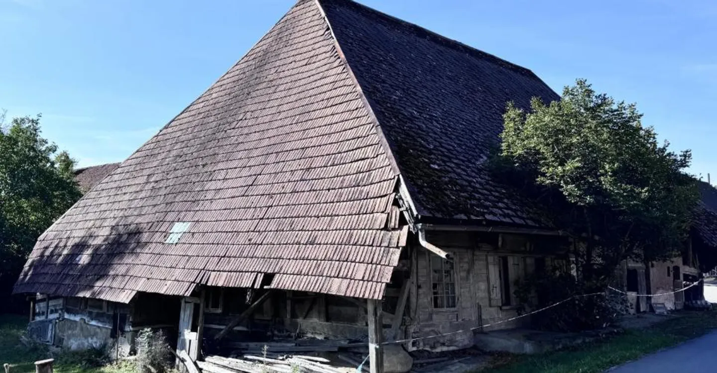 Renovation-required, listed K-object - Wileroltigen - Photo 3 of 10
