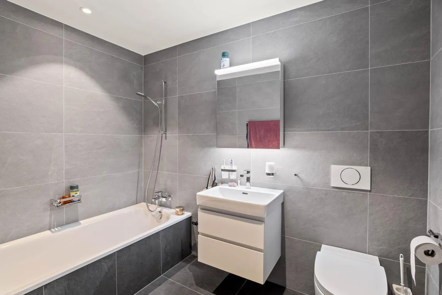 Appartement 3.5 pièces comme neuf dans le meilleur emplacement à Heimberg - Photo 10 sur 13