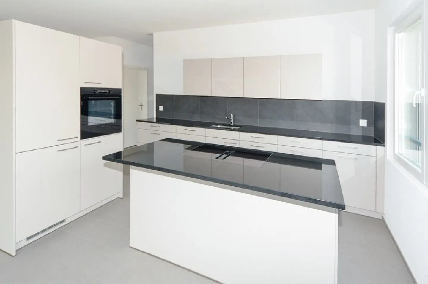 Sensational 3.5-Room Apartment - Attic - Photo 1 of 10