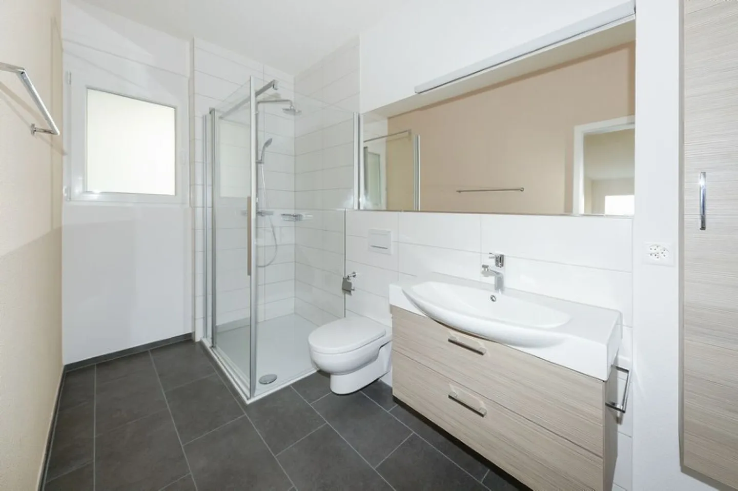 Sensational 3.5-Room Apartment - Attic - Photo 5 of 10