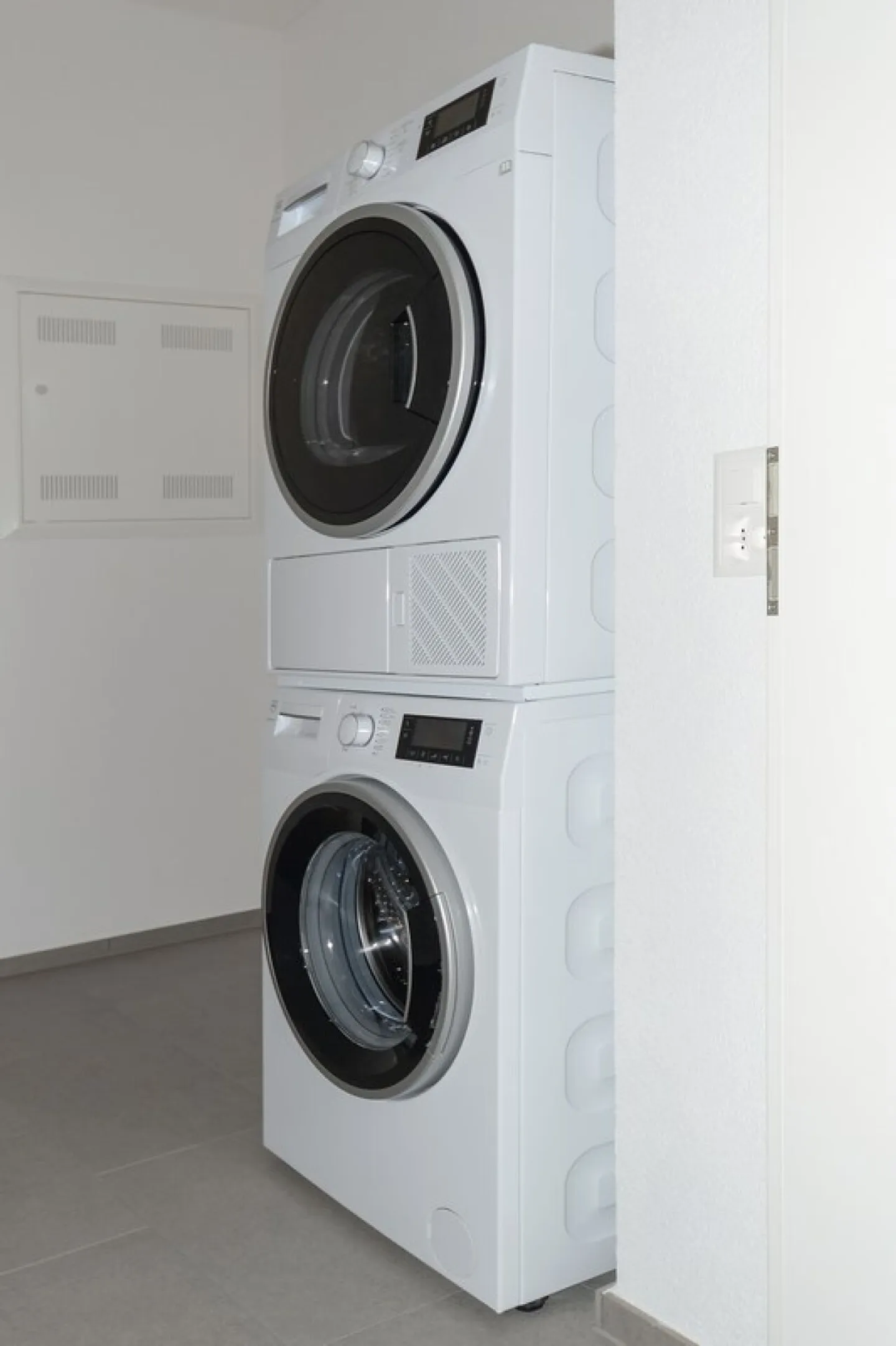 Sensational 3.5-Room Apartment - Attic - Photo 6 of 10