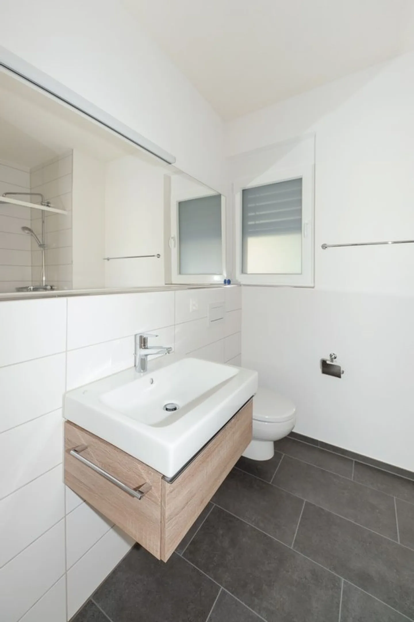 Sensational 3.5-Room Apartment - Attic - Photo 7 of 10