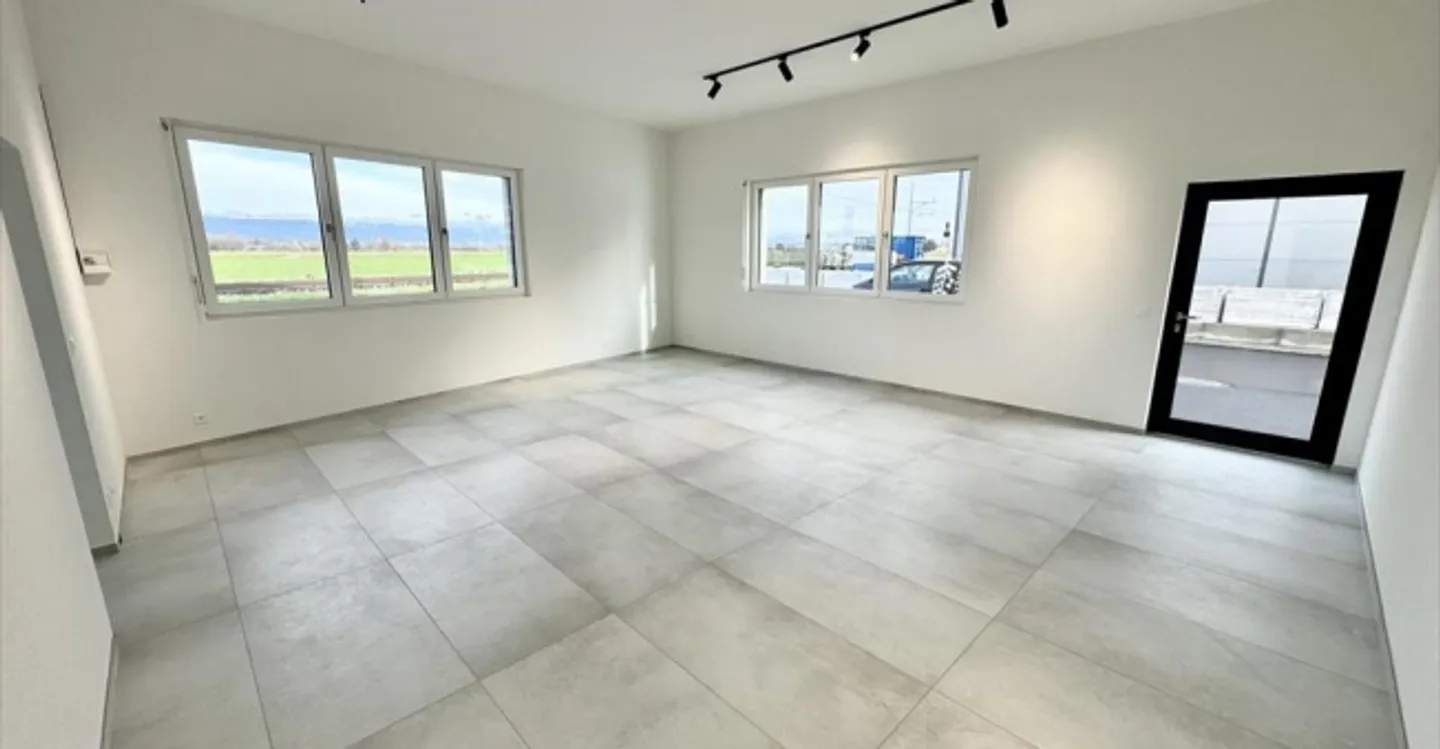 «Bureau 1 pièce» - Photo 1 sur 6