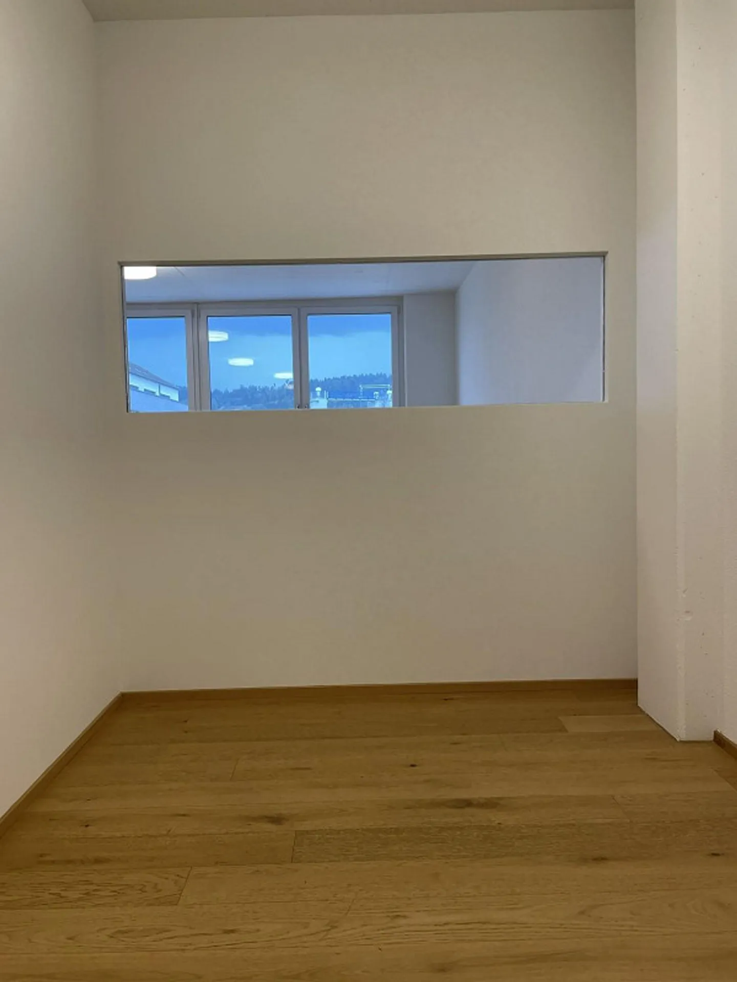 Commercial space in Regensdorf central & easily accessible - Photo 4 of 6